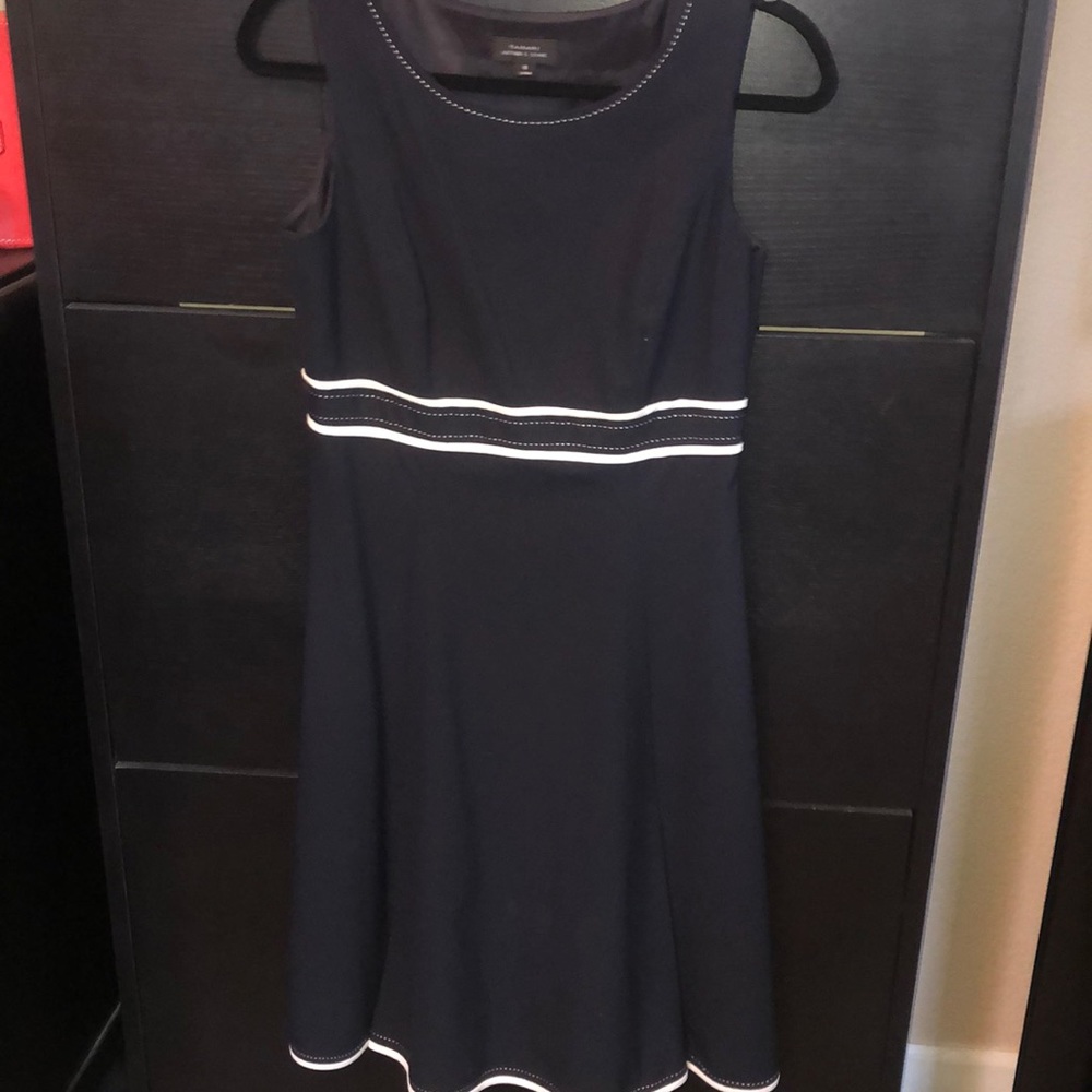 Arthur S. Levine Tahari Navy Blue Dress size 6